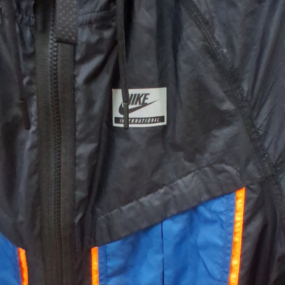 Nike Track Jacket - Picture 9 of 10